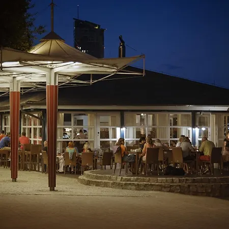 Plac Kaszubski 15 Apartman *