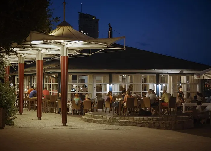 Plac Kaszubski 15 Apartamento *